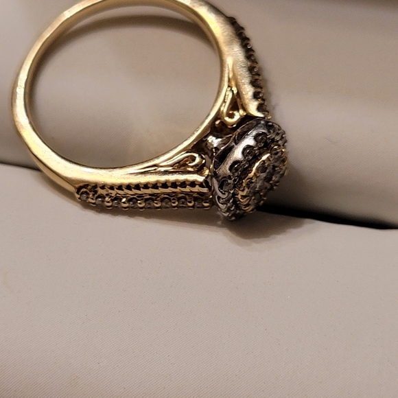 Diamond Engagement Ring yellow gold 10k - Picture 2 of 5